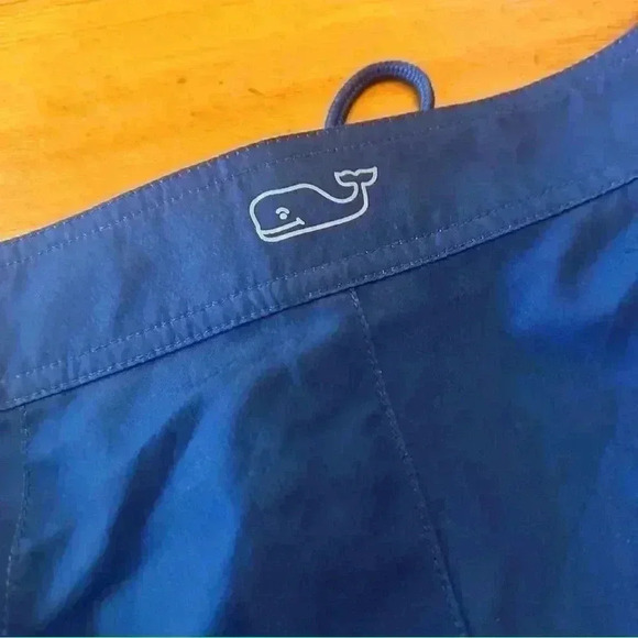 Vineyard Vines board shorts size 28 - Picture 6 of 9